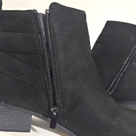 Forever,Chic Black Ankle Booties - Picture 6 of 11